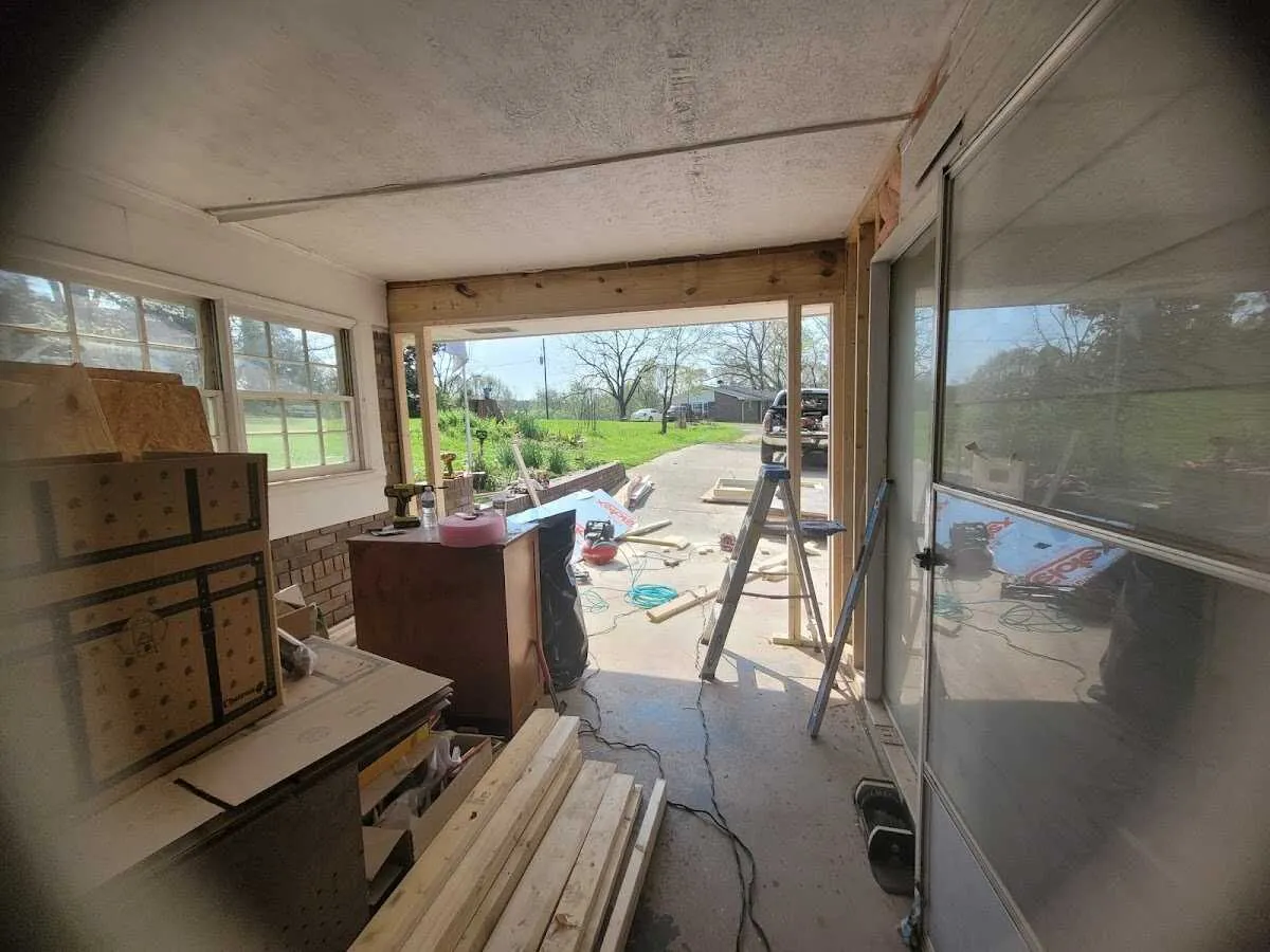 Air movers and dehumidifier for Water Mitigation Services in Le Mars